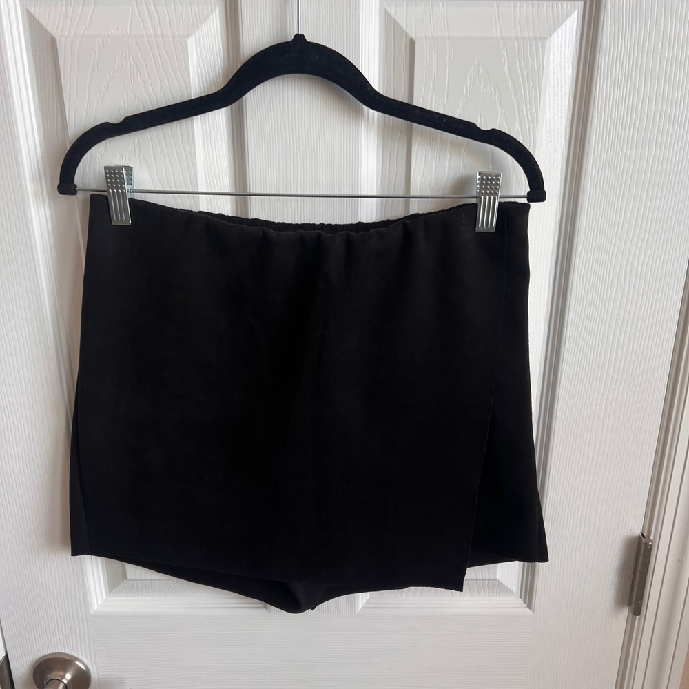 Papaya Skort Mini Skirt Shorts Black‎ Elastic Waist Casual Size L Suede Like